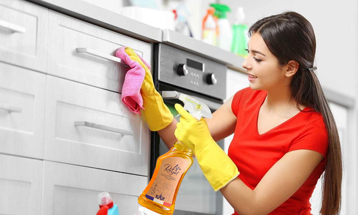 cleaning kitchen cabinets